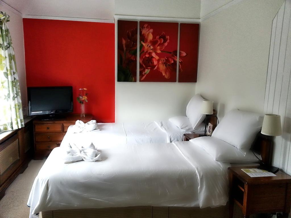 Rosemead Guest House Claygate Room photo