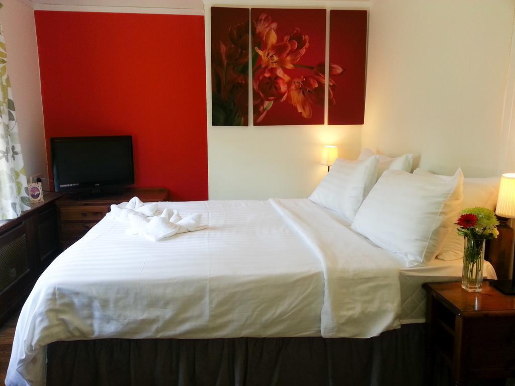 Rosemead Guest House Claygate Room photo
